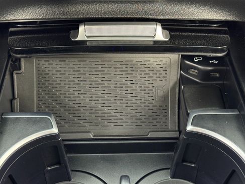 Used 2021 Mercedes-Benz GLE 350 w/ Premium Package image 34