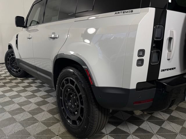 New 2026 Land Rover Defender 110 S AWD/4WD image 8