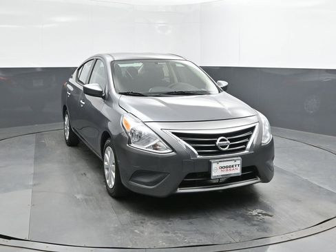 Used 2019 Nissan Versa SV image 22