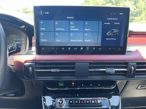Used 2025 Lincoln Corsair Grand Touring AWD/4WD image 19