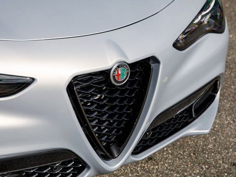 New 2025 Alfa Romeo Stelvio Sprint image 14