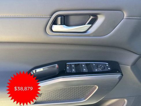 New 2026 Nissan Pathfinder SL image 12