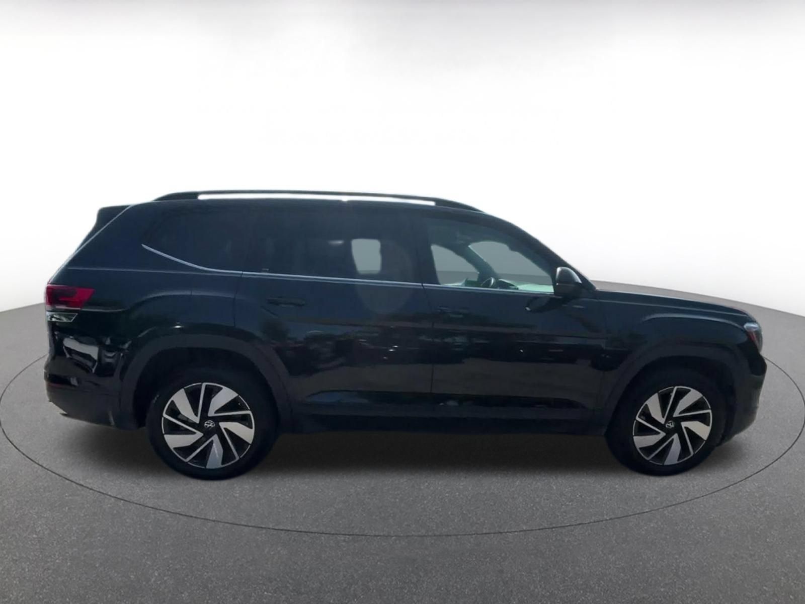 Used 2024 Volkswagen Atlas SE AWD/4WD image 15