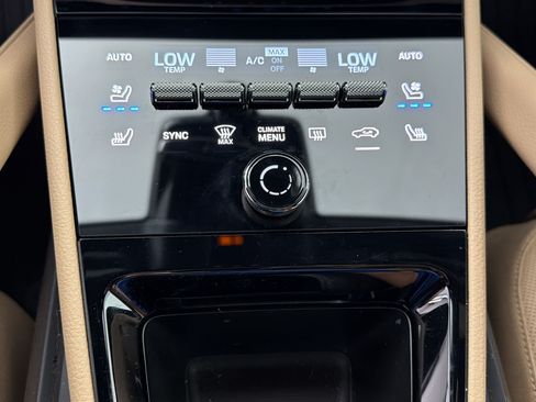 Certified 2026 Porsche Cayenne AWD/4WD image 18
