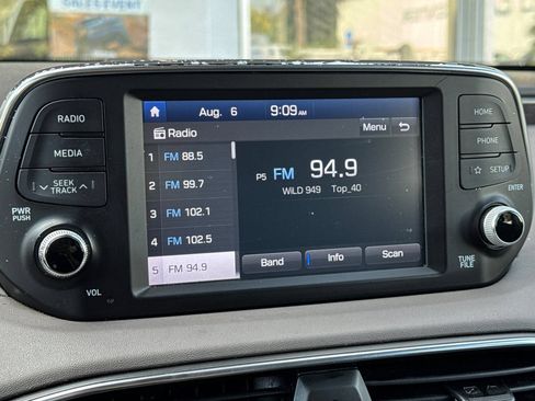 Used 2019 Hyundai Santa Fe SE AWD/4WD image 16