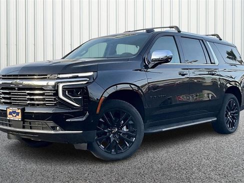 New 2025 Chevrolet Suburban Premier image 7