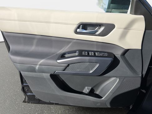 New 2026 Nissan Pathfinder SL AWD/4WD image 25