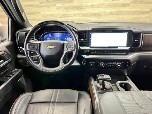 Used 2024 Chevrolet Silverado 1500 High Country w/ Technology Package AWD/4WD image 2