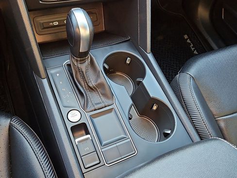 Certified 2023 Volkswagen Atlas Cross Sport SE image 14