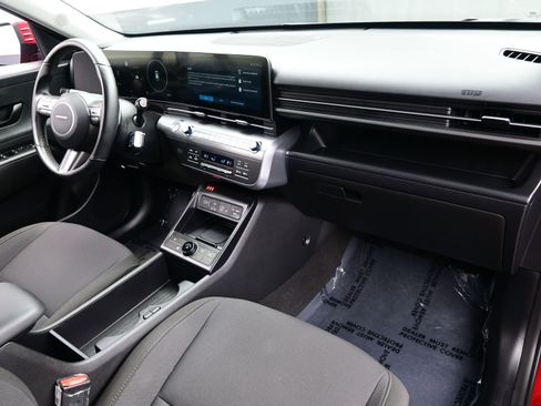 Certified 2024 Hyundai Kona SEL w/ Convenience Package AWD/4WD image 15