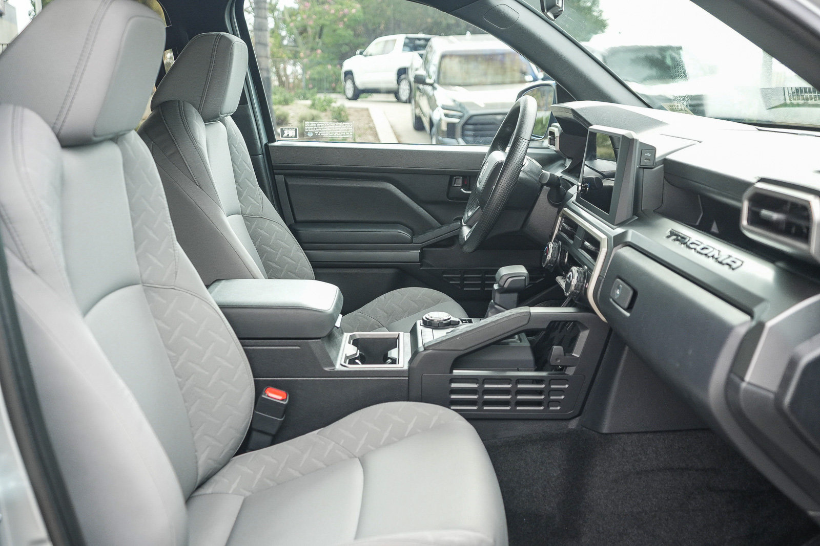 Used 2026 Toyota Tacoma SR5 AWD/4WD image 16
