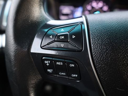 Used 2016 Ford Explorer Limited image 29