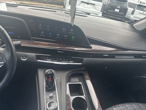 Used 2023 Cadillac Escalade Sport Platinum w/ LPO, ONYX Package AWD/4WD image 3