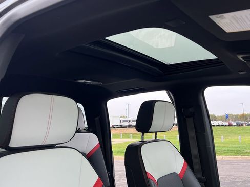 Used 2023 GMC Canyon AT4X image 30