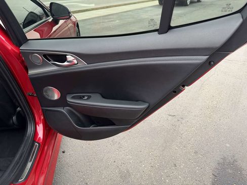 Used 2018 Kia Stinger GT2 image 17