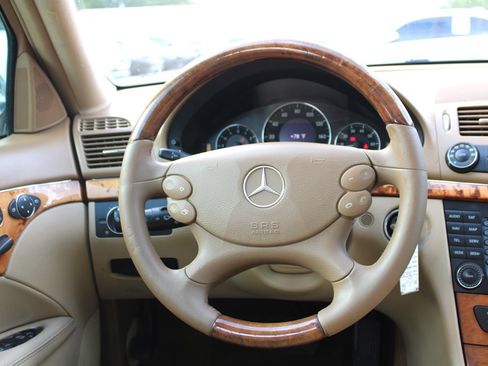 Used 2008 Mercedes-Benz E 350 4MATIC Wagon image 12