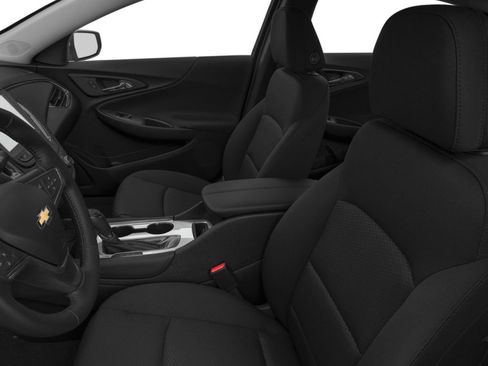 Used 2017 Chevrolet Malibu LT FWD image 6