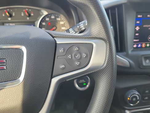 Used 2024 GMC Terrain SLE FWD image 19