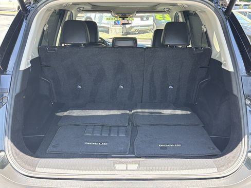 Used 2023 Nissan Rogue SV w/ SV Premium B Package FWD image 18