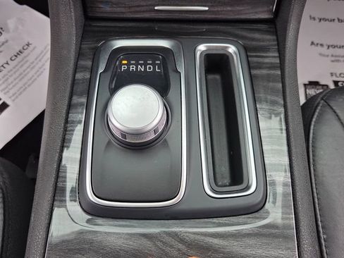 Used 2019 Chrysler 300 Touring L w/ Quick Order Package 22F RWD image 20