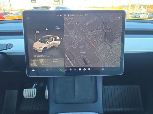 Used 2022 Tesla Model Y Performance image 23