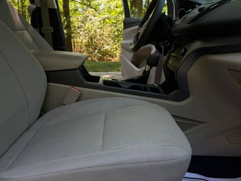 Used 2017 Ford Escape SE FWD image 13