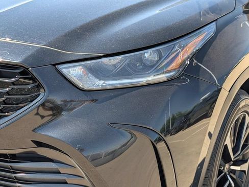 Used 2021 Toyota Highlander XSE AWD/4WD image 11