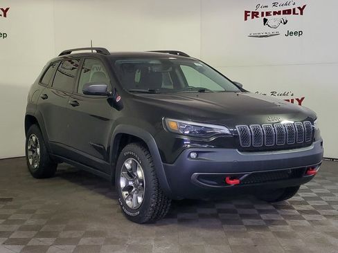 Used 2019 Jeep Cherokee Trailhawk w/ Comfort/Convenience Group image 2