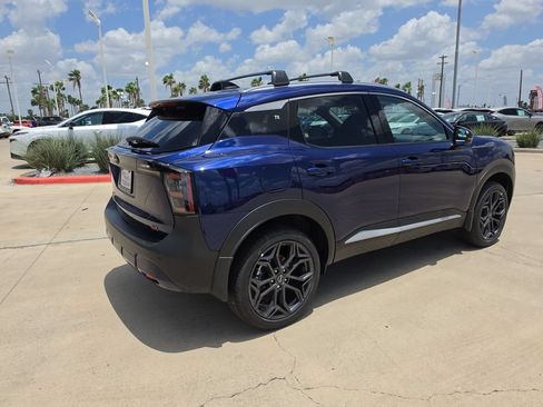 New 2026 Nissan Kicks SR w/ Cold Weather Package FWD image 7