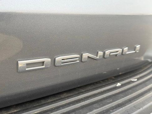 Used 2021 GMC Yukon XL Denali image 12