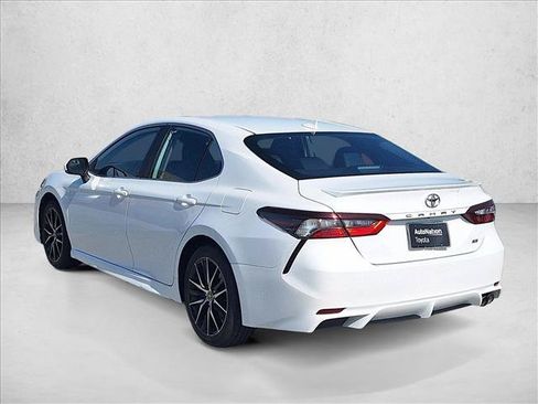 Used 2024 Toyota Camry SE FWD image 7