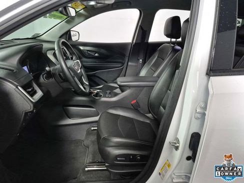 Used 2024 GMC Terrain SLT AWD/4WD image 9