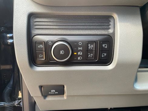 Used 2025 Ford F350 XLT w/ Black Appearance Package AWD/4WD image 18