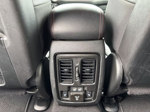 Used 2023 Dodge Durango GT image 27