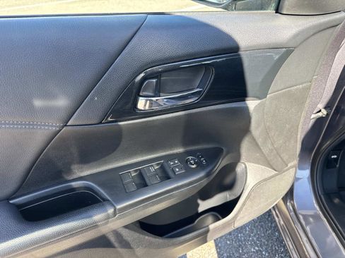 Used 2014 Honda Accord Sport image 18