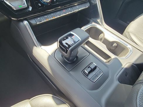 Used 2026 GMC Sierra 1500 Denali AWD/4WD image 16