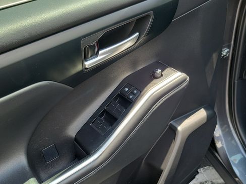 Certified 2025 Toyota Highlander XLE AWD/4WD image 19