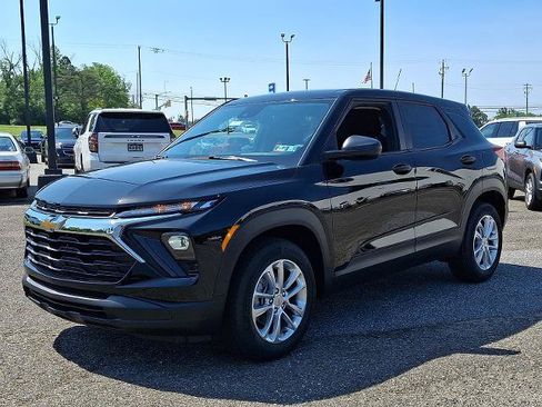 New 2026 Chevrolet TrailBlazer LS w/ LS Convenience Package FWD image 2