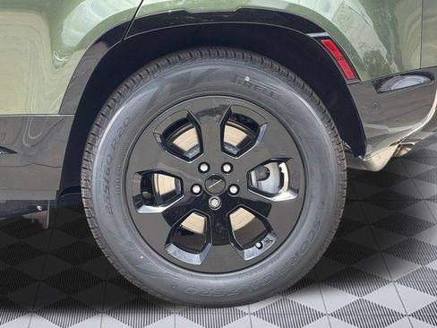 New 2026 Land Rover Defender 110 X-Dynamic SE AWD/4WD image 12