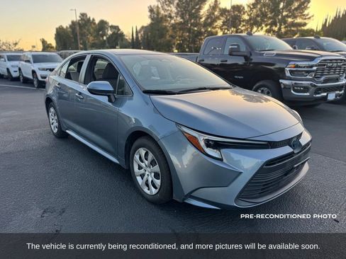 Used 2023 Toyota Corolla LE w/ Carpet Mat Package (TMS) FWD image 8