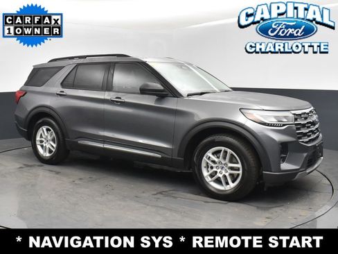 Used 2025 Ford Explorer Active w/ Active Comfort Package image 3