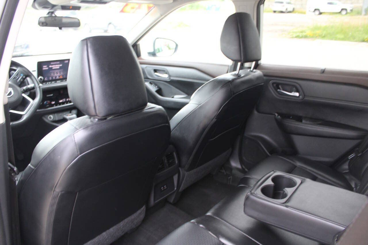 Used 2023 Nissan Rogue SV w/ SV Premium Package AWD/4WD image 16