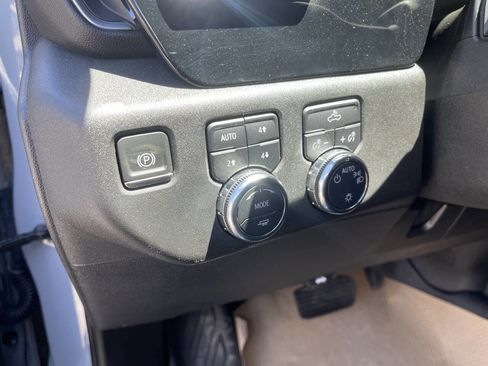 Used 2024 GMC Sierra 1500 SLE AWD/4WD image 8