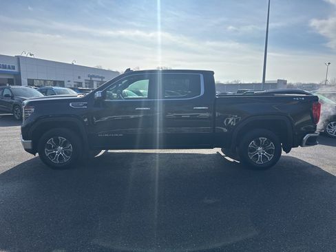 Used 2025 GMC Sierra 1500 SLT image 7
