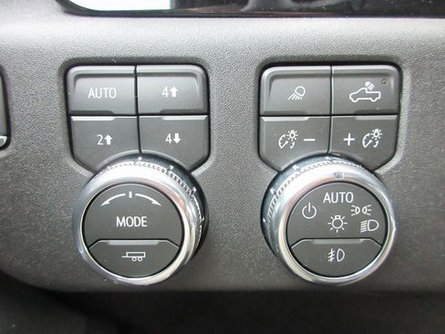 New 2026 GMC Sierra 3500 SLT image 17