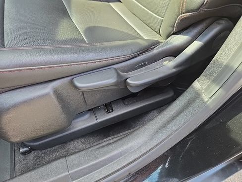 Used 2025 Chevrolet Trax RS w/ Sunroof Package FWD image 37