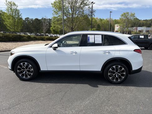 Used 2025 Mercedes-Benz GLC 350e 4MATIC image 8