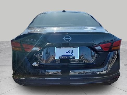 Used 2025 Nissan Altima 2.5 SV image 9