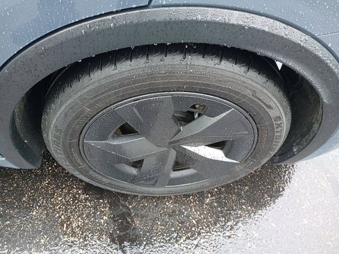 Used 2024 Toyota Prius LE image 10