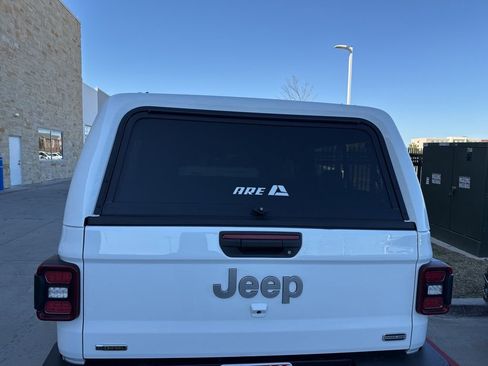 Used 2021 Jeep Gladiator Overland w/ Popular Equipment Package image 6